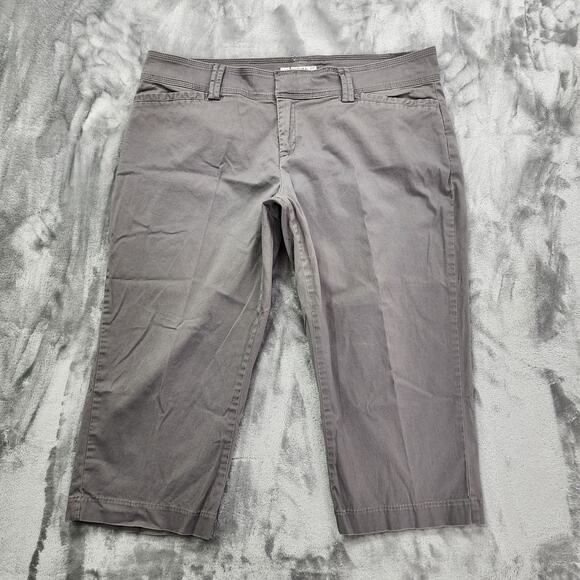 Lee Pants Womens 18 Gray Khaki Natural Fit Crop Capri Stretch Office Preppy - Picture 1 of 10